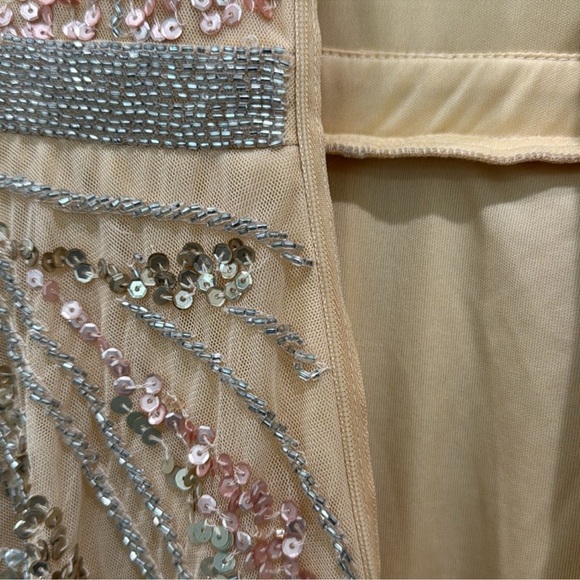 NWT- MAC DUGGA- $598 Cap Sleeve, Embellished Gown, size 10 - Picture 16 of 17